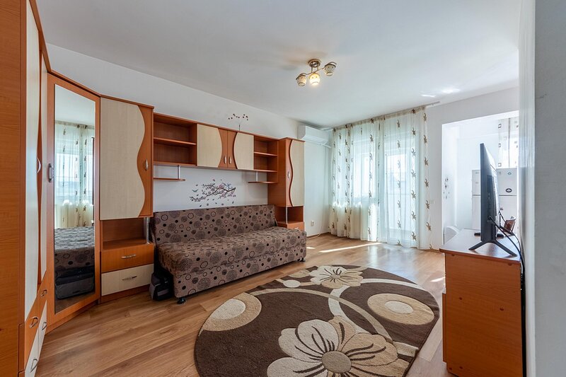 Aparatorii Patriei, garsoniera et.1, langa AutoNesti