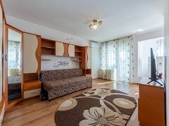 Aparatorii Patriei, garsoniera et.1, langa AutoNesti